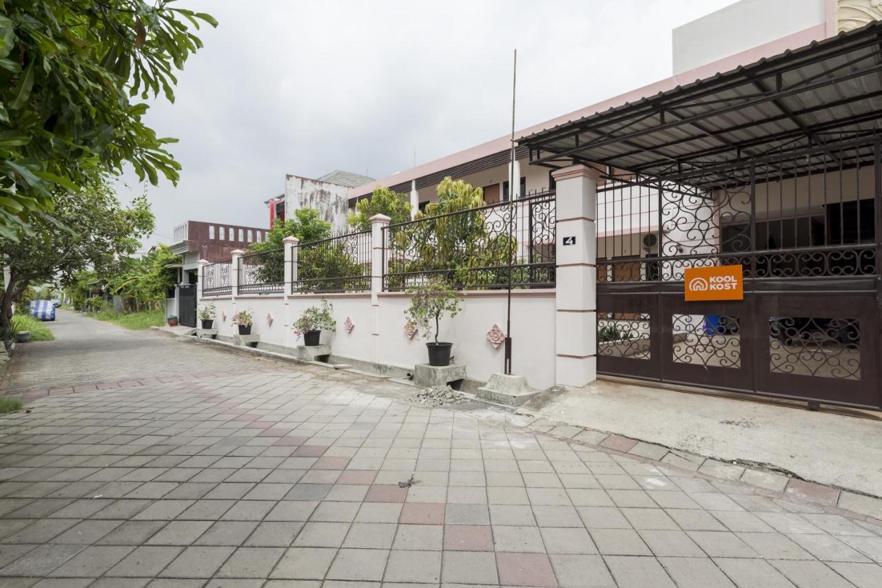 Hotel KoolKost Syariah near UPN Veteran Medokanayu Exterior foto